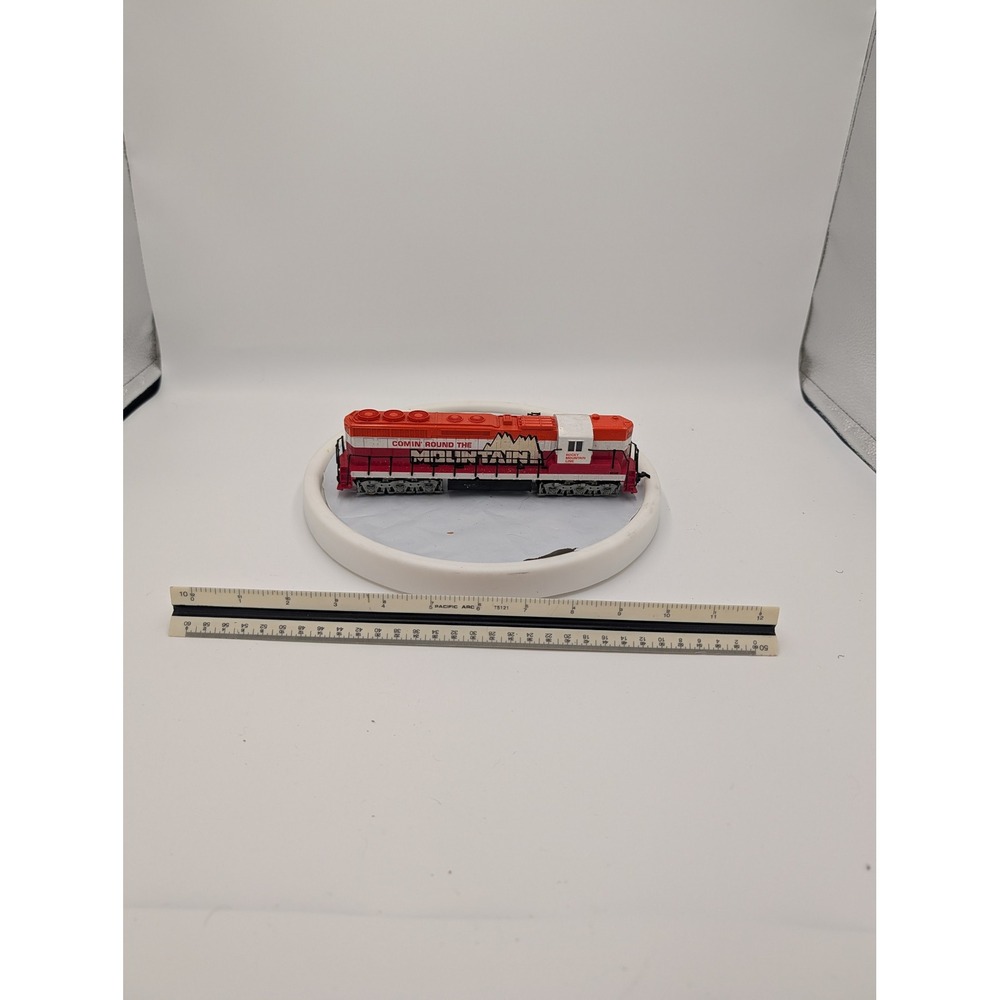 Rocky Mountain Line Diesel Locomotive HO Scale Red White Comin Round Mountain - Picture 1 of 7